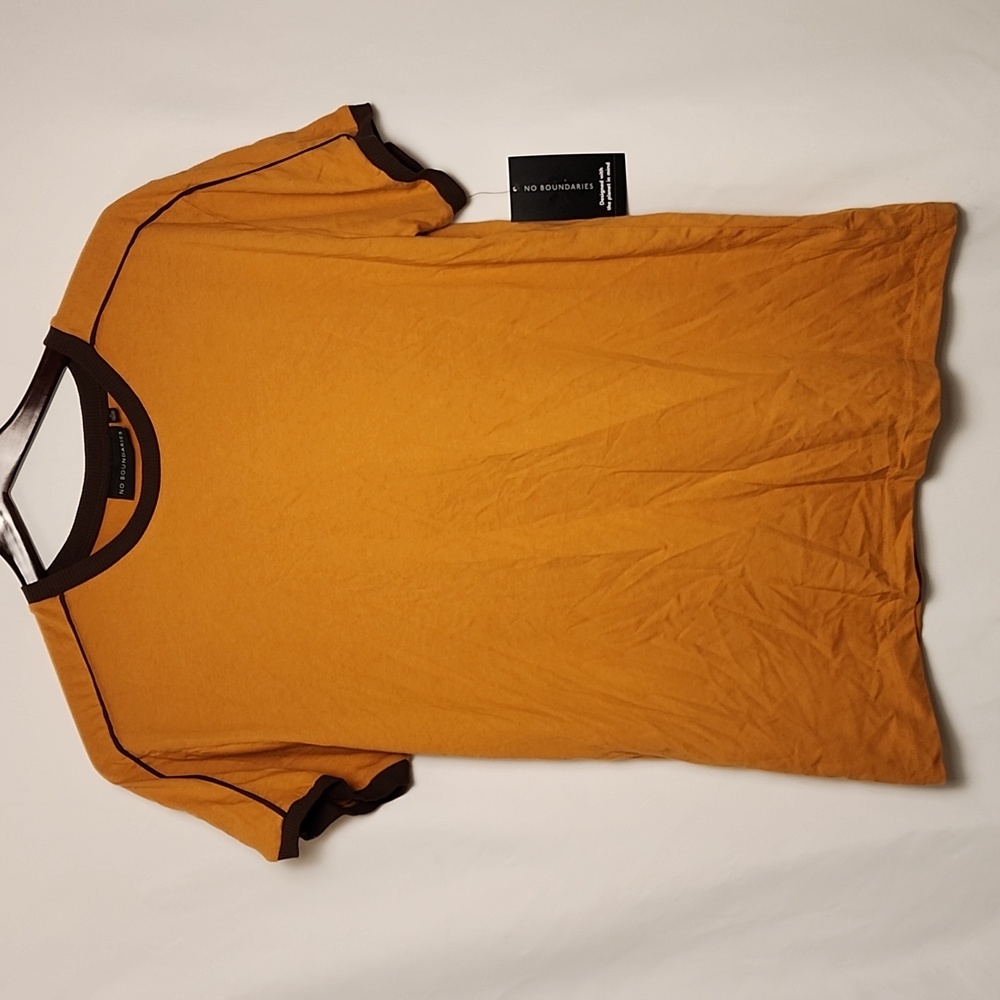 No Boundaries Medium Brand New